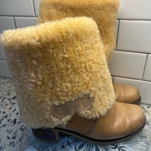 Vintage Blondo light tan round toe leather shearling boot